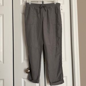 Maurice’s weekender gray cropped pants